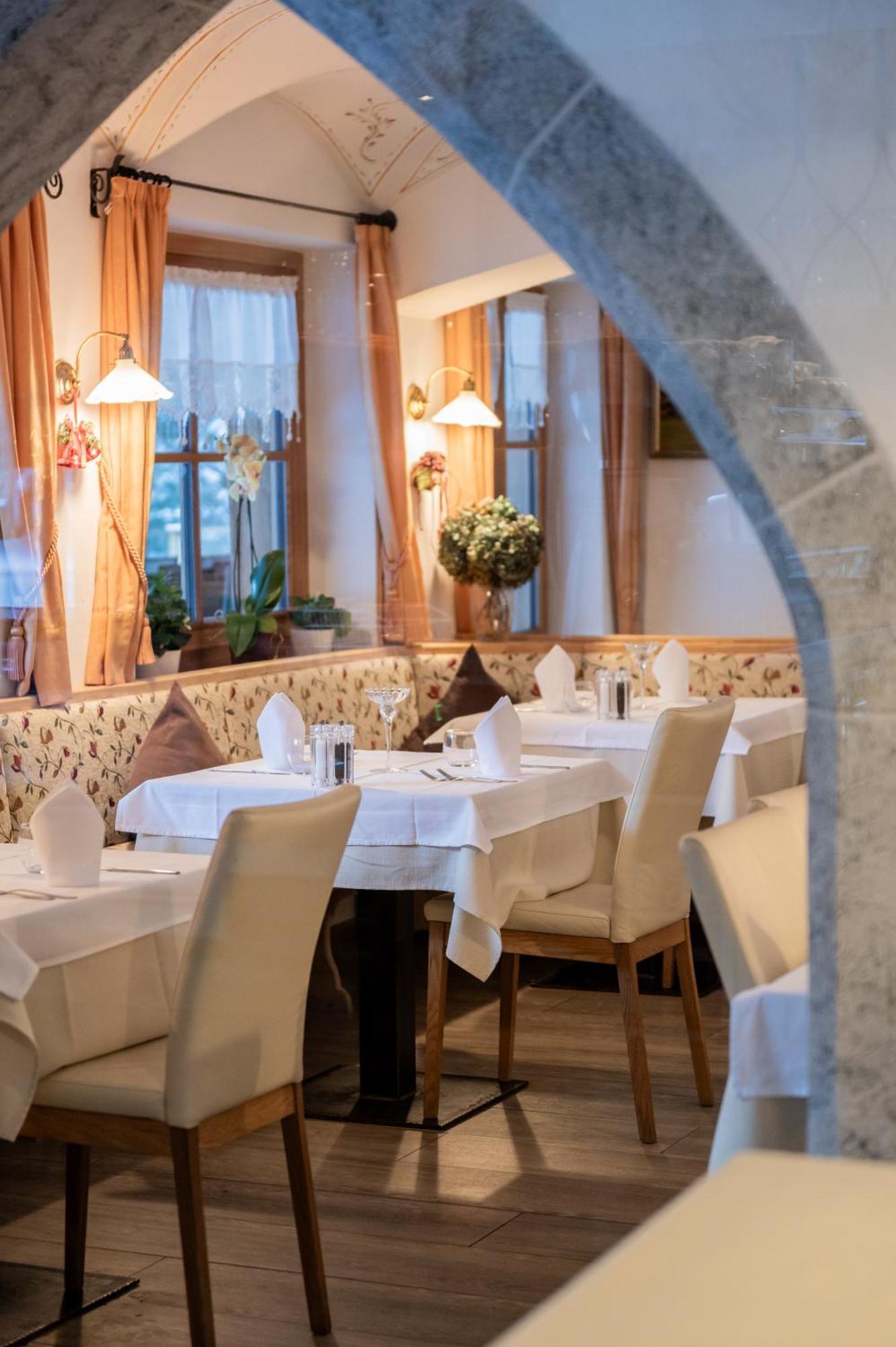 Hotel Lago Della Creta San Vigilio Di Marebbe Bagian luar foto