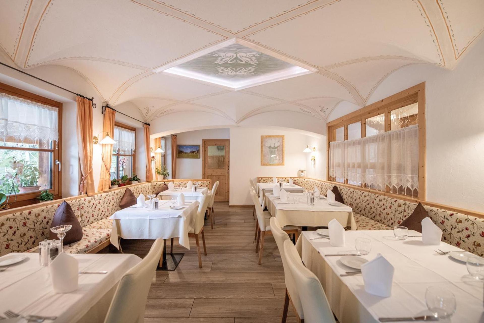 Hotel Lago Della Creta San Vigilio Di Marebbe Bagian luar foto